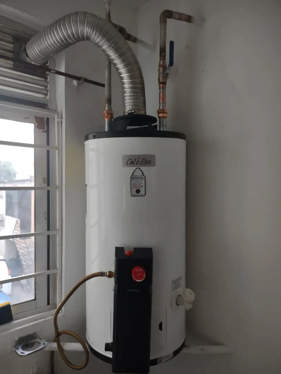 Reparación de calentador de gas